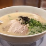 イップウドウ ラーメンエクスプレス - とんこつラーメン690円