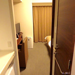 ドーミーイン姫路 - こんな感じの部屋。広さはそれなりだが、狭い感じはない。