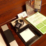 ドーミーイン姫路 - 汎用充電器が用意されていたりと、過不足のない設備。