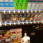 ドーミーイン姫路 - 自動販売機の価格もまあまあだ。小さなレジ袋があるのも気が利いている。