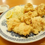 中華料理 寿楽 - 2017年9月　骨なし唐揚げ【950円】高いのもこの大きさでこの量なら納得。かなりハイレベル！特に火の入れ加減が絶妙！