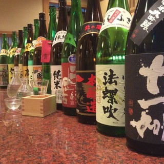 全国各地から厳選した日本酒が楽しめるお店