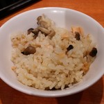麺屋 六感堂 - チャコ飯（サーモン西京焼きとしめじの炊き込みご飯）