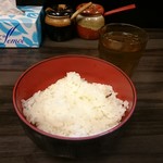 横浜家系らーめん 武術家 - 終日無料お代わり自由ライス中盛り