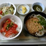 喫茶 チャティー - 日替わりランチ(サーモン丼、きつねうどん)