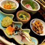 いろりの里 - 山の幸の籠盛り前菜