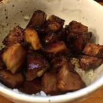 麺庵ちとせ - 焦がしニンニク醤油の豚飯200円 （税込）