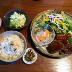 ジャム cafe 可鈴 - お料理が出揃いました。