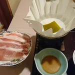 愛真館 - 杜仲茶ポークのしゃぶしゃぶ