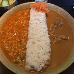 けらら - 「チキンカレー＆ひき肉とグリンピースのカレー」900円