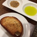 サラマンジェ ド ヨシノ - デュカとパン・・パンの香りがとても良いです