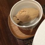 サラマンジェ ド ヨシノ - プラリネのアイスはナッツ好きには堪らん！