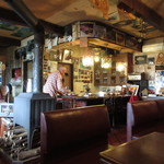 望雁 - レトロな店内