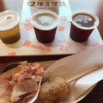takoemombi-ruba- - たこ焼き二串と、箱根ビールセット（740円）