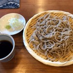 そば 酒 髙島家 - ◆天ざる（税抜1,450円）
            瑞々しく光る蕎麦は、見た目から美味しさが伝わります。
            シコシコと腰があり喉越しが良く、美味しいです。
            また蕎麦つゆがとても丁度いい。