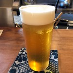 Soba Sake Takashimaya - ◆生ビール（税抜600円）
                        私にとってはグラスビールというサイズ感（笑）
                        まあお昼に飲みすぎると酔いが早いですから、このくらいで丁度いい。
                        それにみんなが働いてる時に飲む背徳感といったらたまりません。