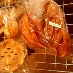 自家製天然酵母パン 木のひげ - カルアシチミーのパイ、いちじくとさつま芋のタルト、おためしサイズ
