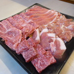 休暇村 - 夕食：熊野牛、熊野ポーク、紀州うめどり