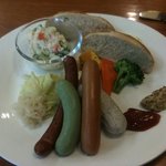 スモークハウス・テラ - ソーセージ盛り合わせ840円