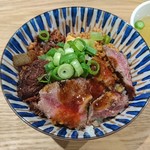 神戸六甲道・ぎゅんた - ３色丼（1080円＋税）