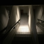 御料理 宮坂 - お店は階段を下りた地下1階