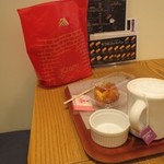 和歌山イチジクのデニッシュ、ティーラテ