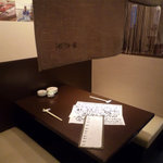 Kagurazaka Ikasenta - 半個室のテーブル席