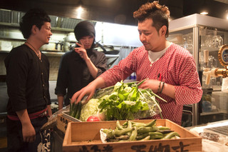 Suzu ya - 旬の食材と地元の野菜にもこだわっています。ハウス栽培などで、通年入手できる野菜が増えきましたが、そんな時代だからこそあえて、すずやでは旬の野菜・魚にこだわり続けたいと思います。