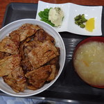 豚吉 - 豚丼800円