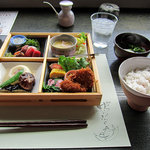 味彩ゆきうさぎ - お昼はおまかせ1500円のみのようだ。ちなみにご飯のおかわりは200円。