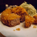 ぽん多本家 - 断面カット。分厚い。