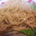 中華料理 大宝 - 麺をアップで寄って見ました