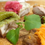 ビストロ ダイア - テリーヌや豚耳のゼリー寄せ