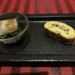 三栗 - 前菜のハタのお刺身と穴子巻き、玉子はアツアツだ