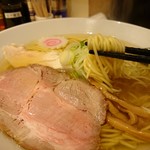 ふる川 - 「塩らーめん（大盛）180g」の麺