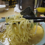 家系ラーメン 近藤家 - 麺