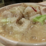 蕎彩 和み月 - この煮えたぎるモツの脂は最高