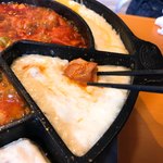 コリアンキッチン 3匹の子ぶた - ダッカルビをチーズにドボッ！