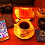 Kamin - コーヒー、バタートースト