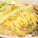 らーめん とん駒 - 焙煎味噌ラーメン 850円 のもちもち麺