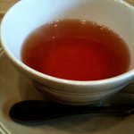 テータ - ランチタイムは店員さんお薦めの紅茶が飲み放題