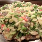 おうさか苑 - 「ねぎ玉」（焼いている途中）：牛すじ・こんにゃくもたっぷり♪