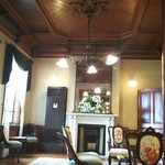 ヴィラ・デル・ソル - 南葵文庫１階のサロン