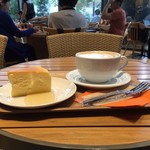 ジージーコー - チーズケーキ、カフェラテ 2016/10/03