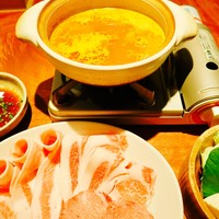 しゃぶしゃぶ KINTAN 代官山本店 - 濃厚上海蟹スープでいただく牛タンと松坂ポーク