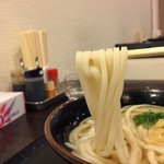 讃州製麺 - 少し細めのうどんです。