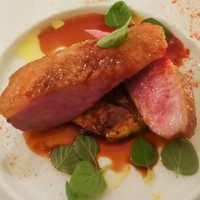 il tram - フランス産鴨胸肉のロースト，グリーンペッパー風味のポレンタ