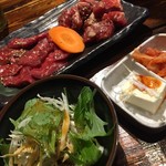 焼肉 秋葉苑 - 中落ちカルビとロース　肉大盛り