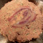 おうさか苑 - 「カレー玉」：ソースをかけない状態。外からもほんのりカレー色♪