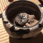 飛騨高山 角正 - 火鉢でやんわりと暖まります